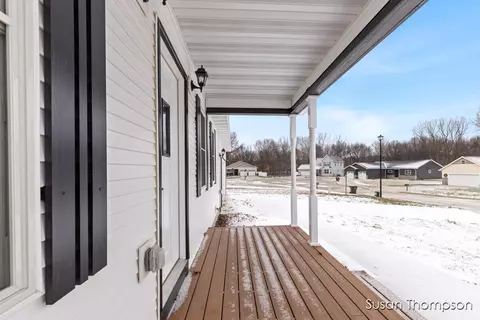 825 School Bell, Belding, MI 48809 photo 3