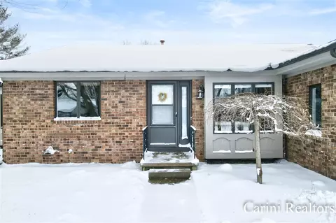 830 Appleblossom, Holland, MI 49423