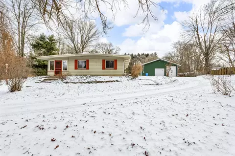 2897 Fox, Jackson, MI 49201