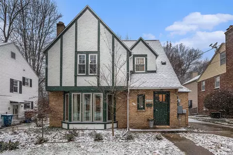 2226 Sheffield, Kalamazoo, MI 49008