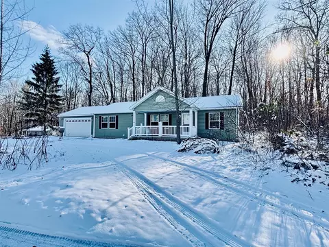 2180 Maple, Fremont, MI 49412