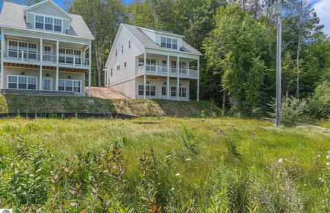 5438 Shoreline, Benzonia, MI 49616