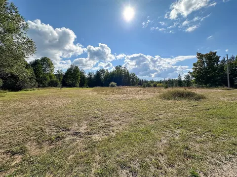 4 W 43 W 16, Mesick, MI 49668 photo 2