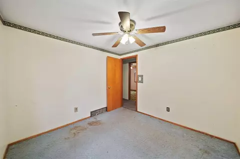 Bedroom - 6700 Bennett, Jackson, MI 49201 photo 2 of 6