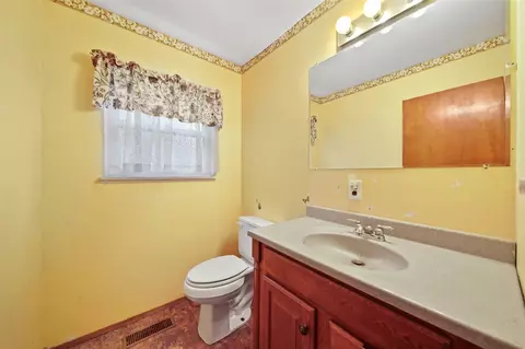 Bath - 6700 Bennett, Jackson, MI 49201 photo 3 of 3