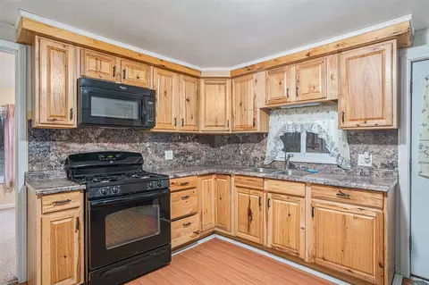 Kitchen - 145 Mariette, Plainwell, MI 49080 photo 2 of 3