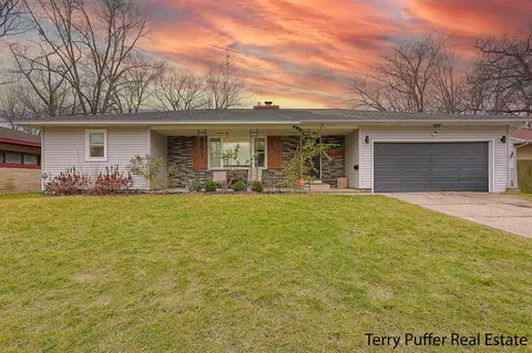 1401 Eastwood, Muskegon, MI 49442