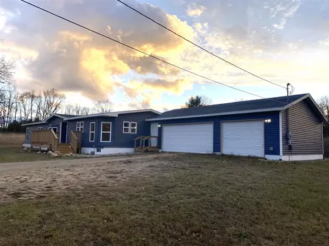 2422 S Greenville, Greenville, MI 48838