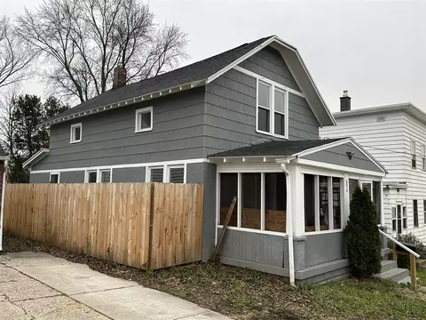 854 Leonard, Grand Rapids, MI 49503