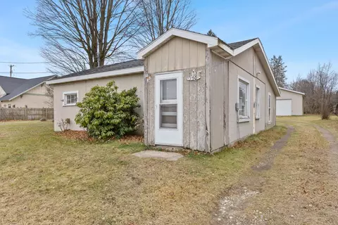 150 Scott, Morley, MI 49336