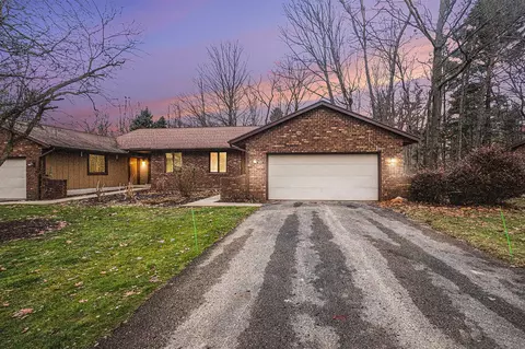 4687 Ottawa Creek Dr, Allendale, MI 49401