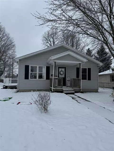 318 Oak St, Dowagiac, MI 49047