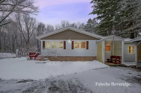 1584 34th, Allegan, MI 49010