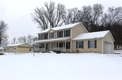 2990 Lincoln Lk, Lowell, MI 49331