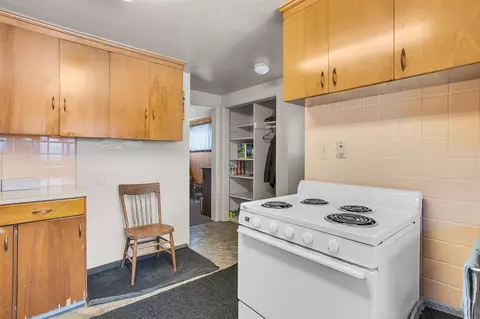 Kitchen - 768 Briarcliff, Jackson, MI 49203 photo 3 of 3