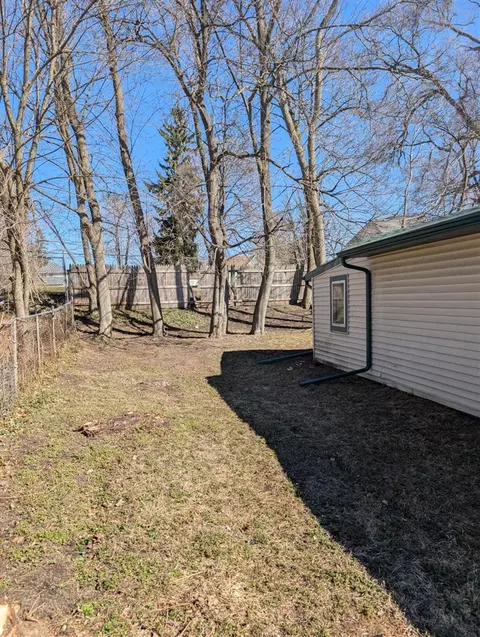 Exterior - 140 Stanley, Jackson, MI 49203 photo 3 of 6