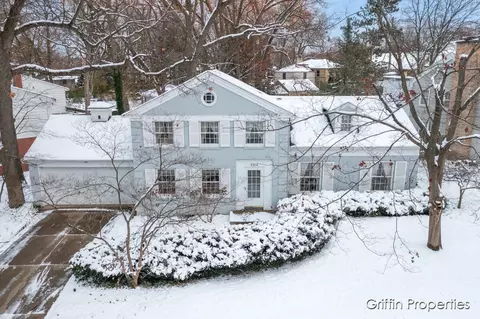 1064 Gladstone, East Grand Rapids, MI 49506
