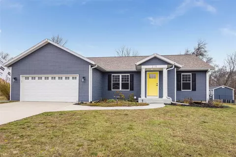 215 Corwin Mdws, Lawrence, MI 49064