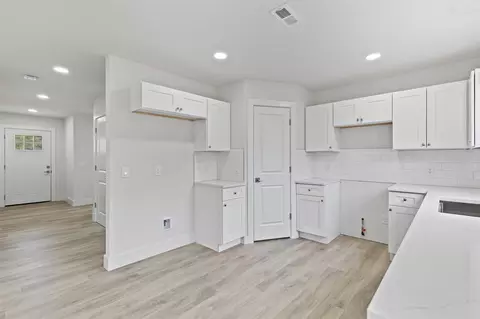 2011 Green Acres, Adrian, MI 49221 photo 7