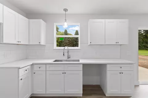 2011 Green Acres, Adrian, MI 49221 photo 8