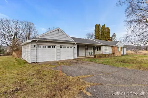 1193 N State, Ionia, MI 48846