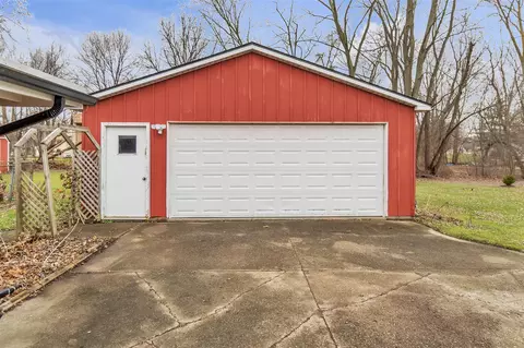 720 Mcpherson, Howell, MI 48843 photo 40