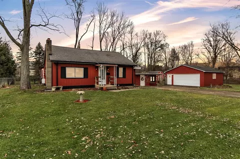 720 Mcpherson, Howell, MI 48843 photo 3