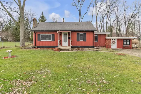 720 Mcpherson, Howell, MI 48843 photo 4