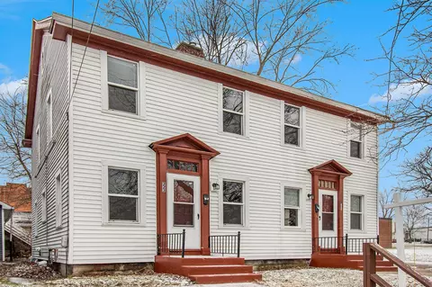 223 W 225 W Trl, Jackson, MI 49201