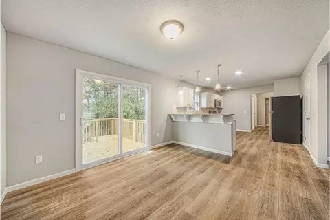 517 Macdonough, Jackson, MI 49201 photo 6