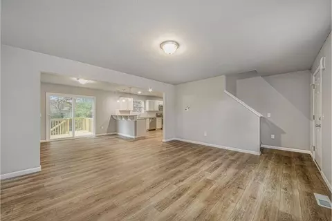517 Macdonough, Jackson, MI 49201 photo 4