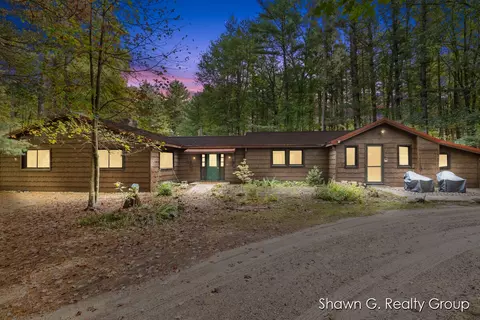 13325 W Pine Lk, Manistee, MI 49660