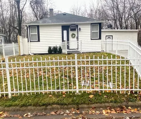 934 Edgecumbe, Benton Harbor, MI 49022