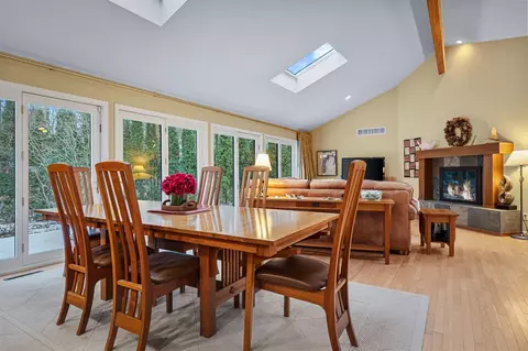 Dining - 13649 Main, Harbert, MI 49115 photo 1 of 3