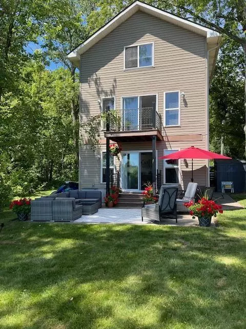 6250 Buckshore, Whitmore Lake, MI 48189