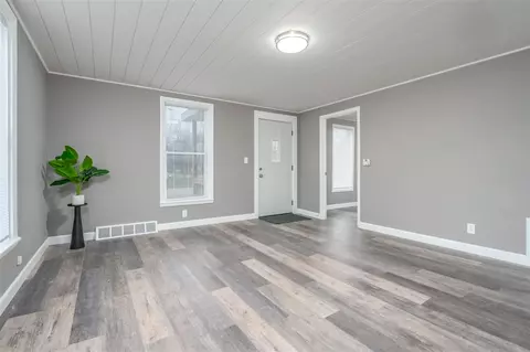 212 W Clinton, Augusta, MI 49012 photo 5