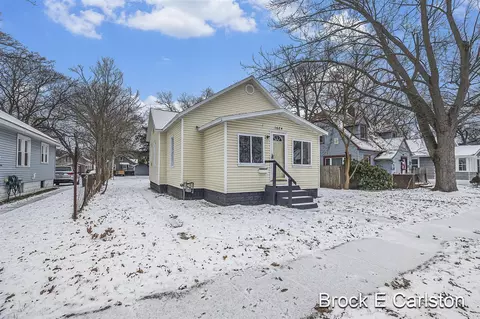 1624 Wood, Muskegon, MI 49442