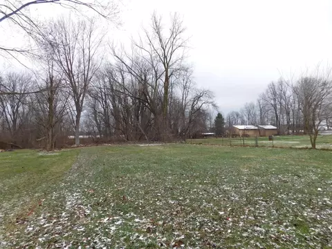 Exterior - 8445 E Baldwin, Watervliet, MI 49098 photo 4 of 6