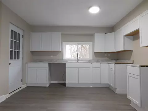 Kitchen - 8445 E Baldwin, Watervliet, MI 49098 photo 2 of 3