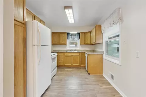 Kitchen - 5401 Kay, Jackson, MI 49203 photo 1 of 5