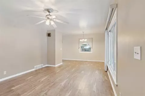 Living - 5401 Kay, Jackson, MI 49203 photo 3 of 5
