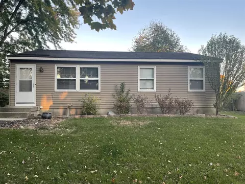 217 Roberta Jayne, Lowell, MI 49331