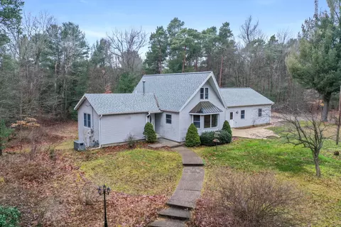 16577 James, Holland, MI 49424