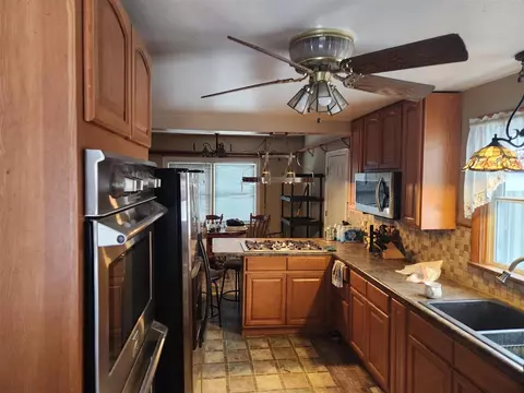 Kitchen - 9720 King, Spring Arbor, MI 49283 photo 2 of 5