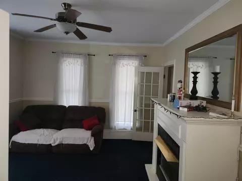 Living - 9720 King, Spring Arbor, MI 49283 photo 2 of 4