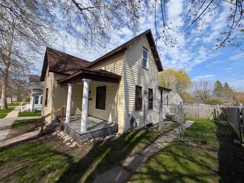 411 Mckee, Manistee, MI 49660