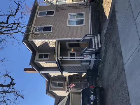 705 W Walnut, Kalamazoo, MI 49007