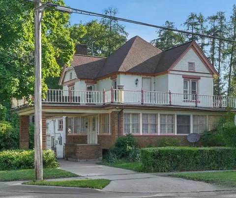 133 W Maple, Fremont, MI 49412