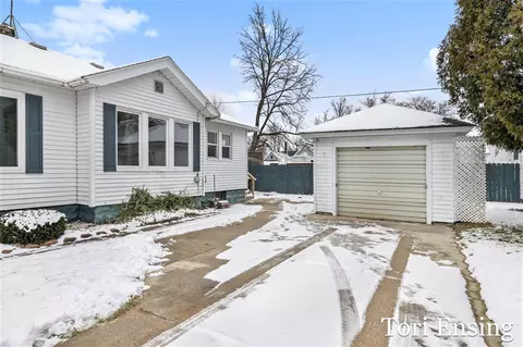 210 W Division, Belding, MI 48809 photo 4