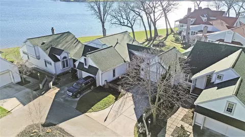 16946 Landing, Spring Lake, MI 49456